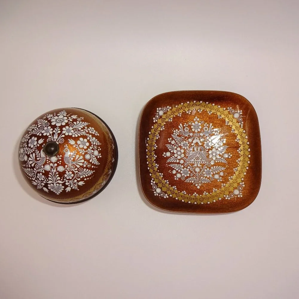 Enamel Steinbock Email Round Trinket Box & Square Tray Gold White Flowers Woman